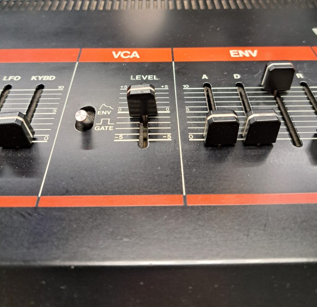 Roland Juno scheve faders