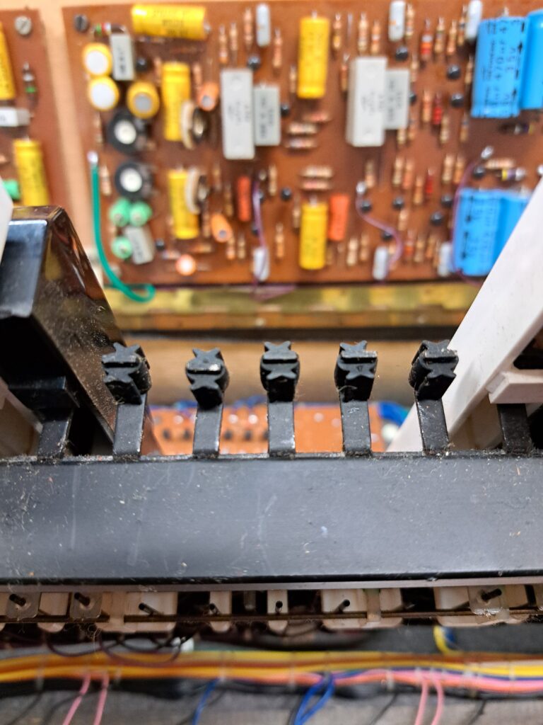 Gebogen toets-beugels